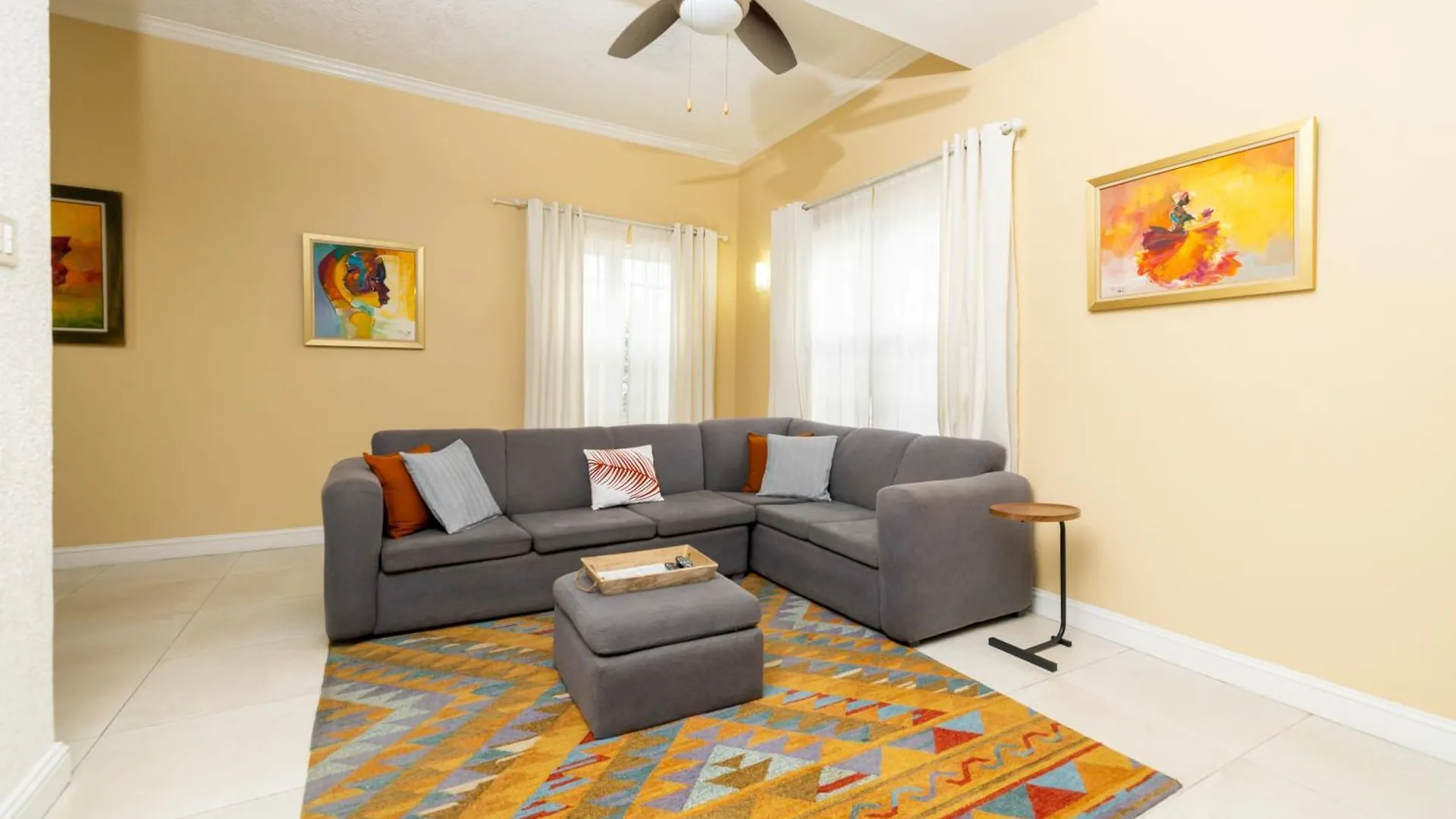 Choose To Be Happy At The Westbury - Two Bedroom Apartment Kingston