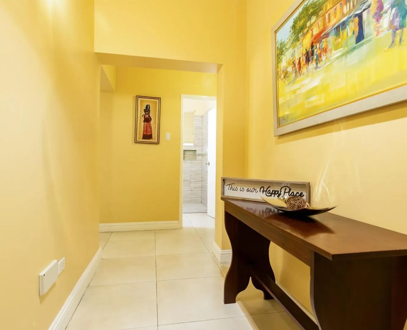 Choose To Be Happy At The Westbury - Two Bedroom Apartment Kingston